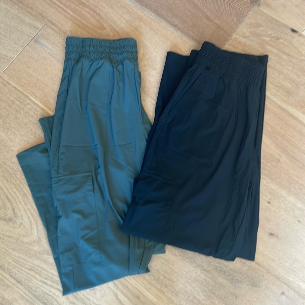 Old Navy sleek tech high rise cargo pants